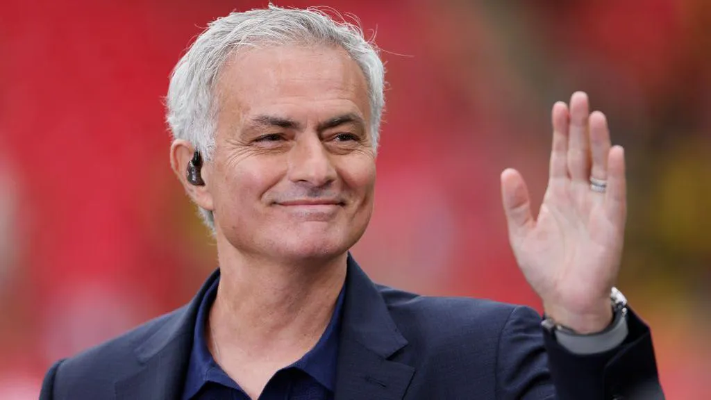 Who would say not to this Portuguese giant? - The Special One touches down for talks