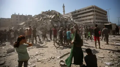 Escalated Military Bombardment Persists in Gaza