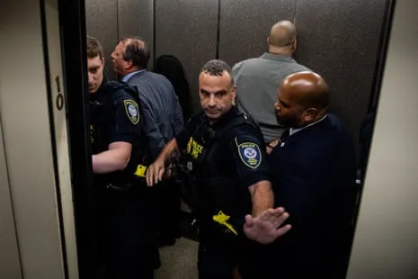 NY Lawmakers Arrested After Preventing Ice Entryway to Government Building